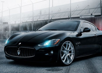 Maserati crni na ulici Default Title