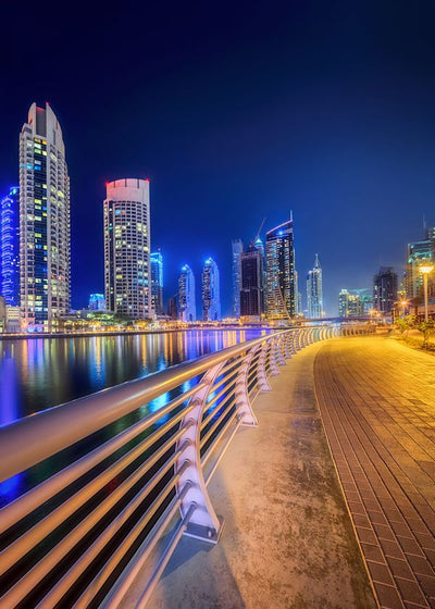 Ujedinjeni Arapski Emirati zgrade pokraj reke Default Title