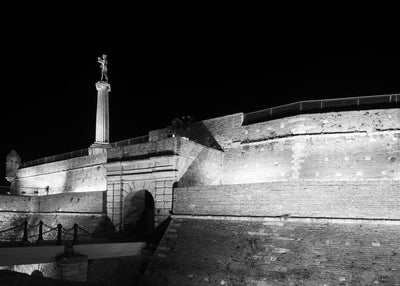 Srbija spomenik Pobedniku crno bela slika Default Title