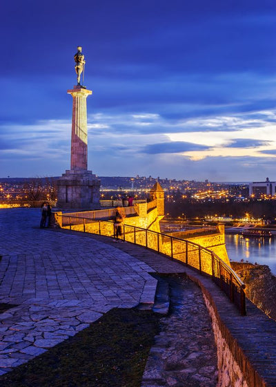 Srbija spomenik Pobedniku uvece Default Title