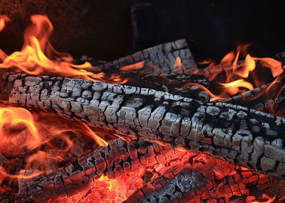 Vatra i eksplozije izgorelo drvo Default Title