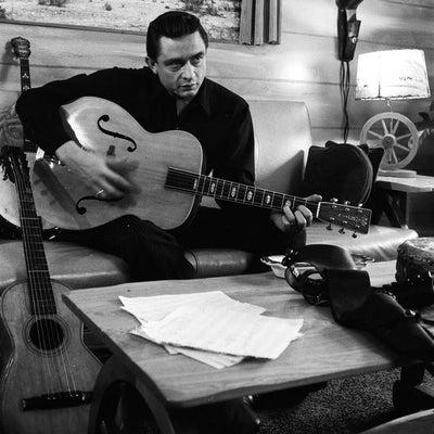 Johnny Cash svira gitaru Default Title