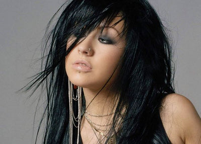 Christina Aguilera i crna kosa Default Title