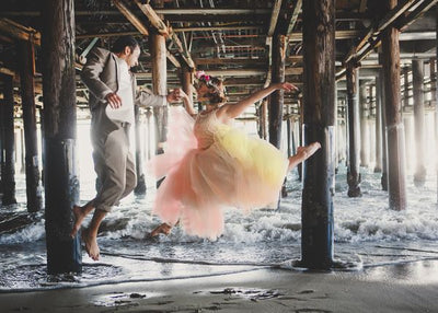 Baletski plesaci Balerina i baletan na pesku ispod mosta Default Title