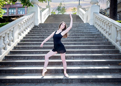 Baletski plesaci Balerina na stepenicama Default Title