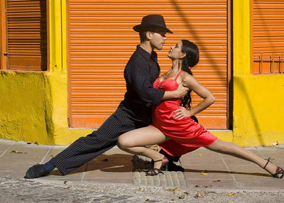 Tango Plesaci ispred narandzastih vrata Default Title