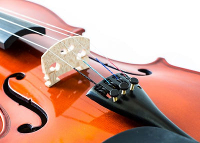 Violine iz blizine sa belom pozadinom Default Title