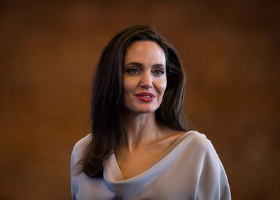 Angelina Jolie braon pozadina Default Title