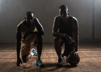 Kosarka fotografije dva igraca na terenu Default Title