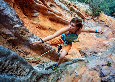 Alpinizam devojka uz stene Default Title