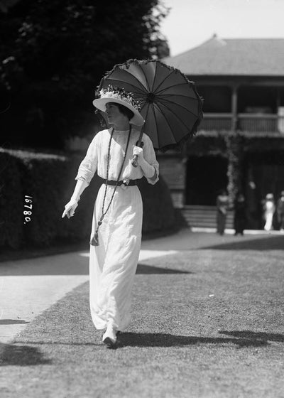 Dama u belom sa suncobranom Default Title